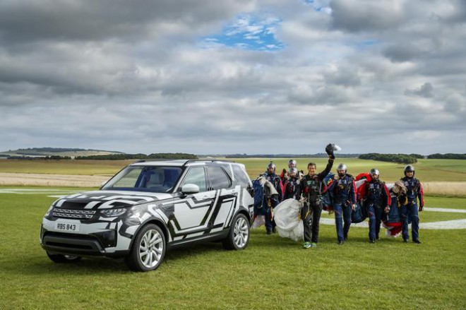 Bear Grylls, ambasador znamke Land Rover, ima za sabo nov drzen podvig.